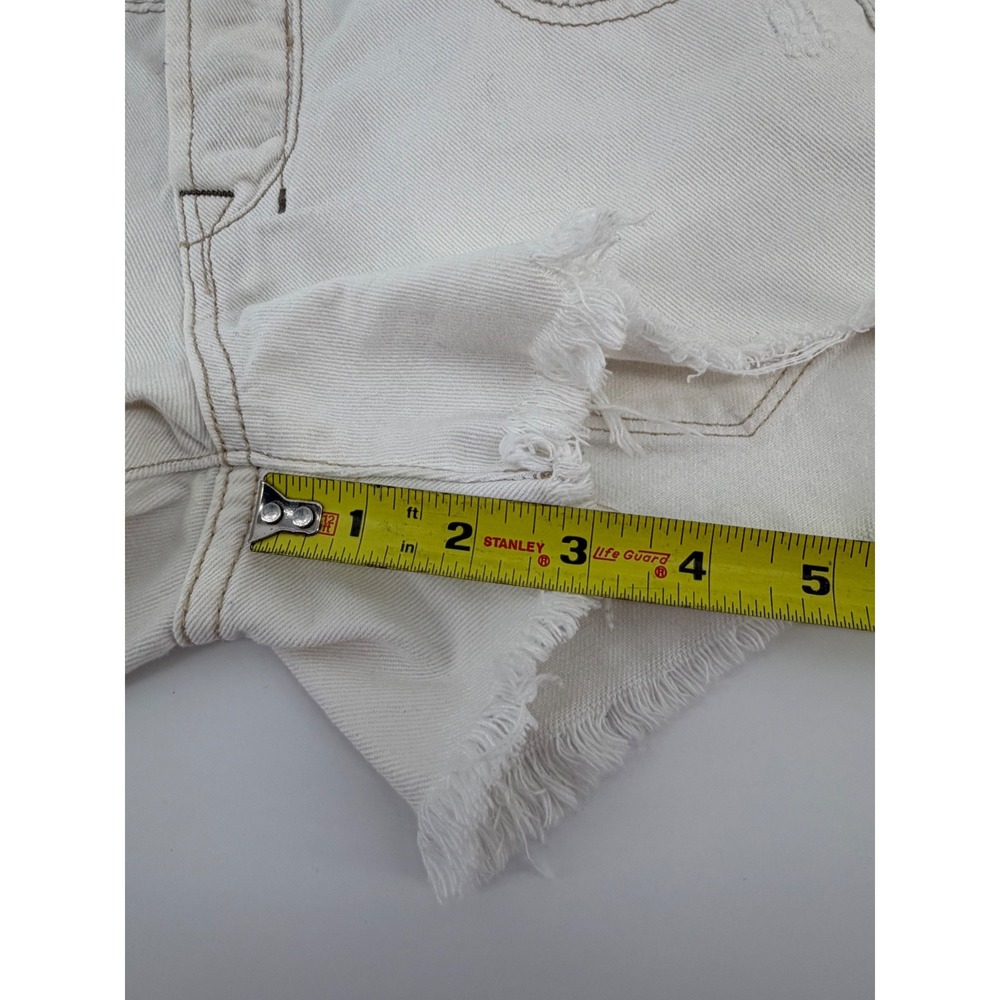 Free People Cream Denim Cutoff Shorts Size 24 Distressed Raw Hem Boho Festival - Picture 9 of 9